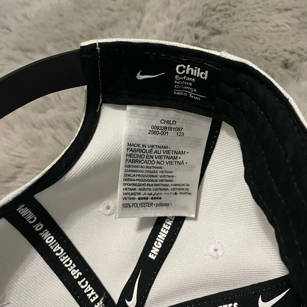 nike hat - Picture 3 of 7